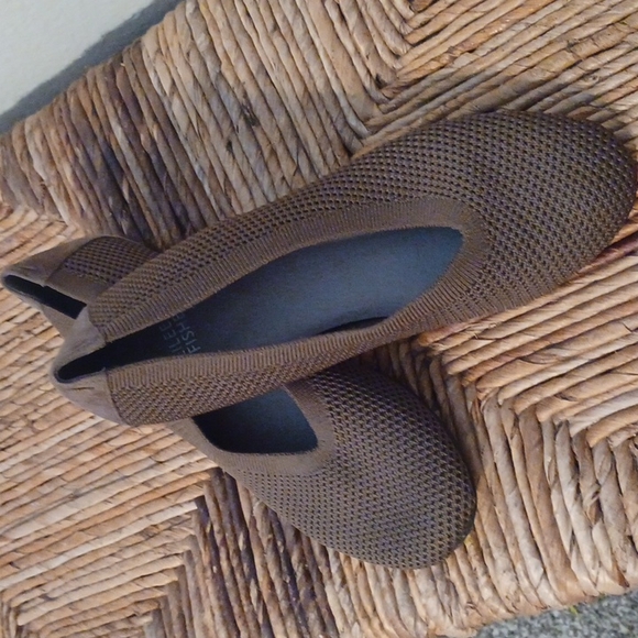 Flats - Picture 2 of 5